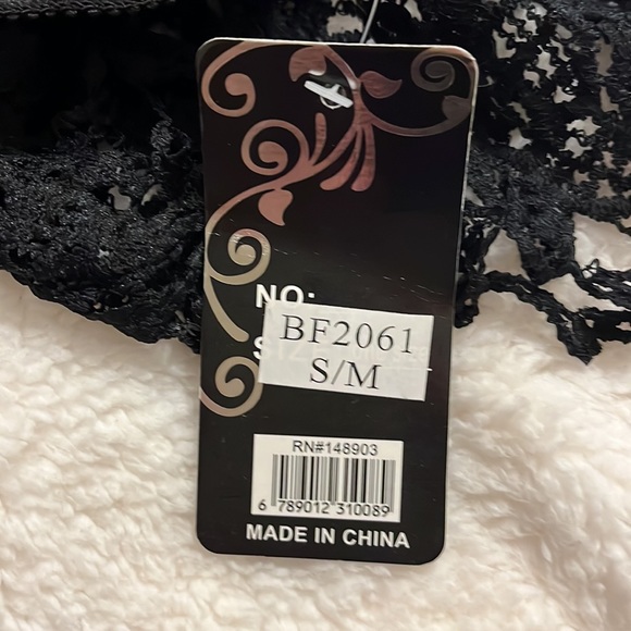 Black Crochet shorts- lined size s/m - elastic waist - Picture 7 of 8